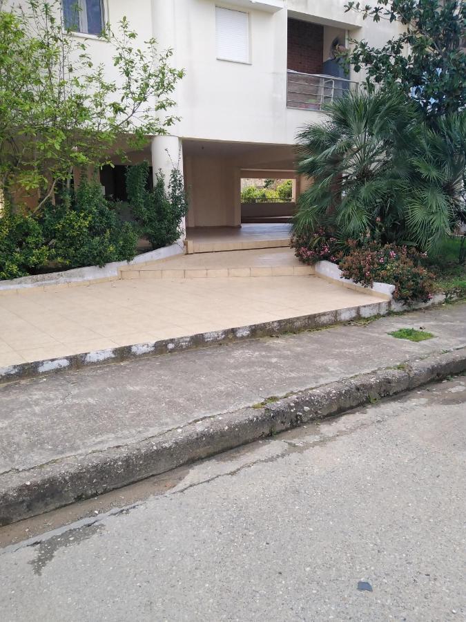 Hommie Apartment Amaliada 外观 照片