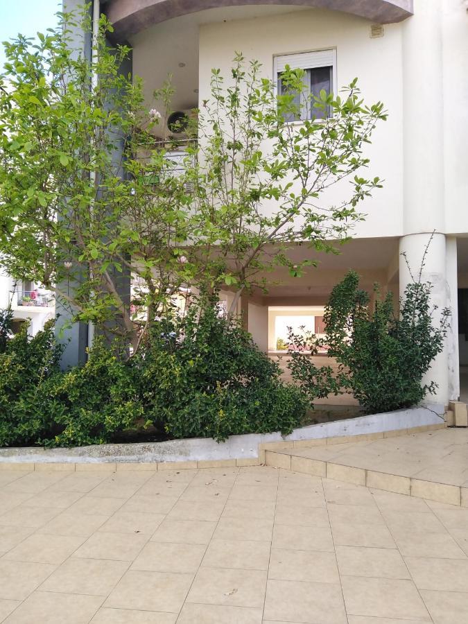 Hommie Apartment Amaliada 外观 照片